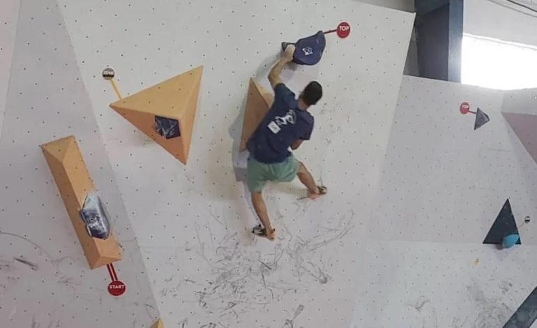  دورود و نورآباد میزبان مسابقات سنگ نوردی قهرمانی استان شدند