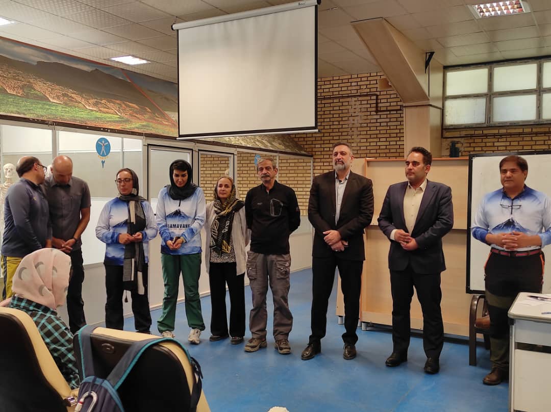 بازدید مدیرکل ورزش و جوانان از دوره بازآموزی مربیگری کوهپیمایی