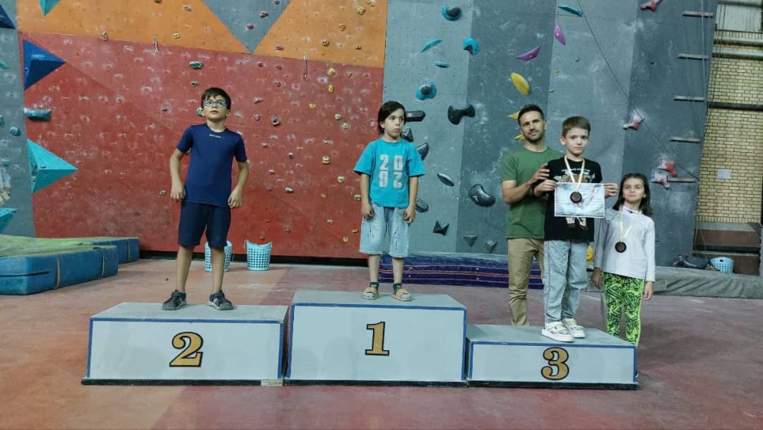  مسابقات سنگنوردی رشته لید(سرطناب) نونهالان و نوجوانان آزاد قهرمانی کشور در استان همدان